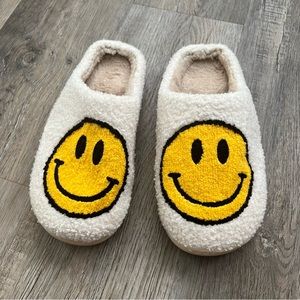Smiley soft slippers